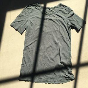T-shirt with longer sleeves